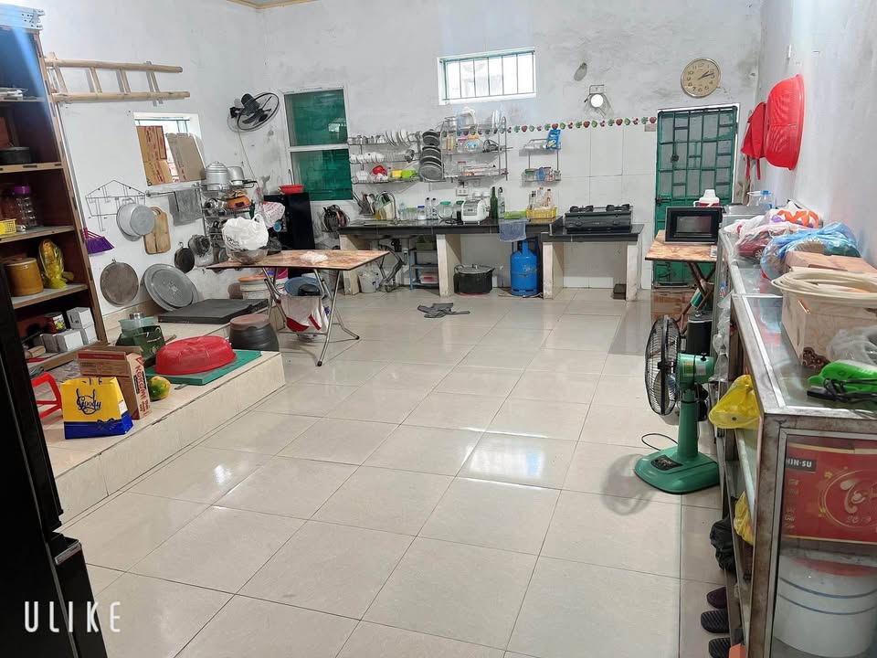 Nhà 2.5 tầng mặt đường Nguyễn Công Trứ, Ninh Bình, 143m² - Vị trí thuận lợi cho kinh doanh!