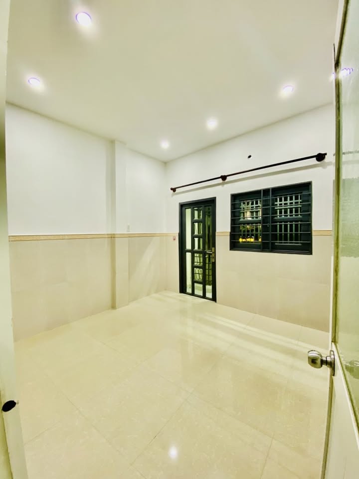 Nhà mặt tiền kinh doanh Hồng Lạc, Tân Bình 30m² giá 5 tỷ - Đầu tư sinh lời ngay!