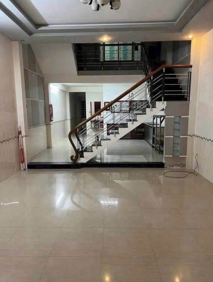 Nhà cho thuê 2 tầng mặt tiền Mỹ An 90m² giá 13 triệu - Đầy đủ tiện nghi!