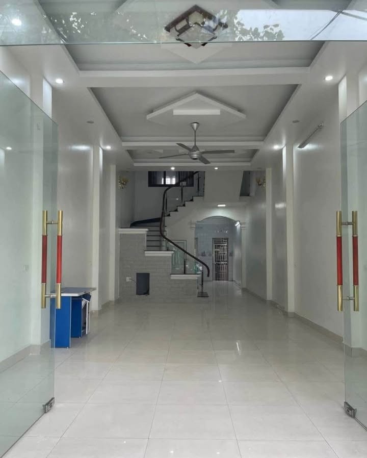 Nhà 3 tầng đường Hồ Ngọc Lân, Bắc Ninh 130m² giá 10 tỷ - Vị trí đắc địa, chính chủ bán!