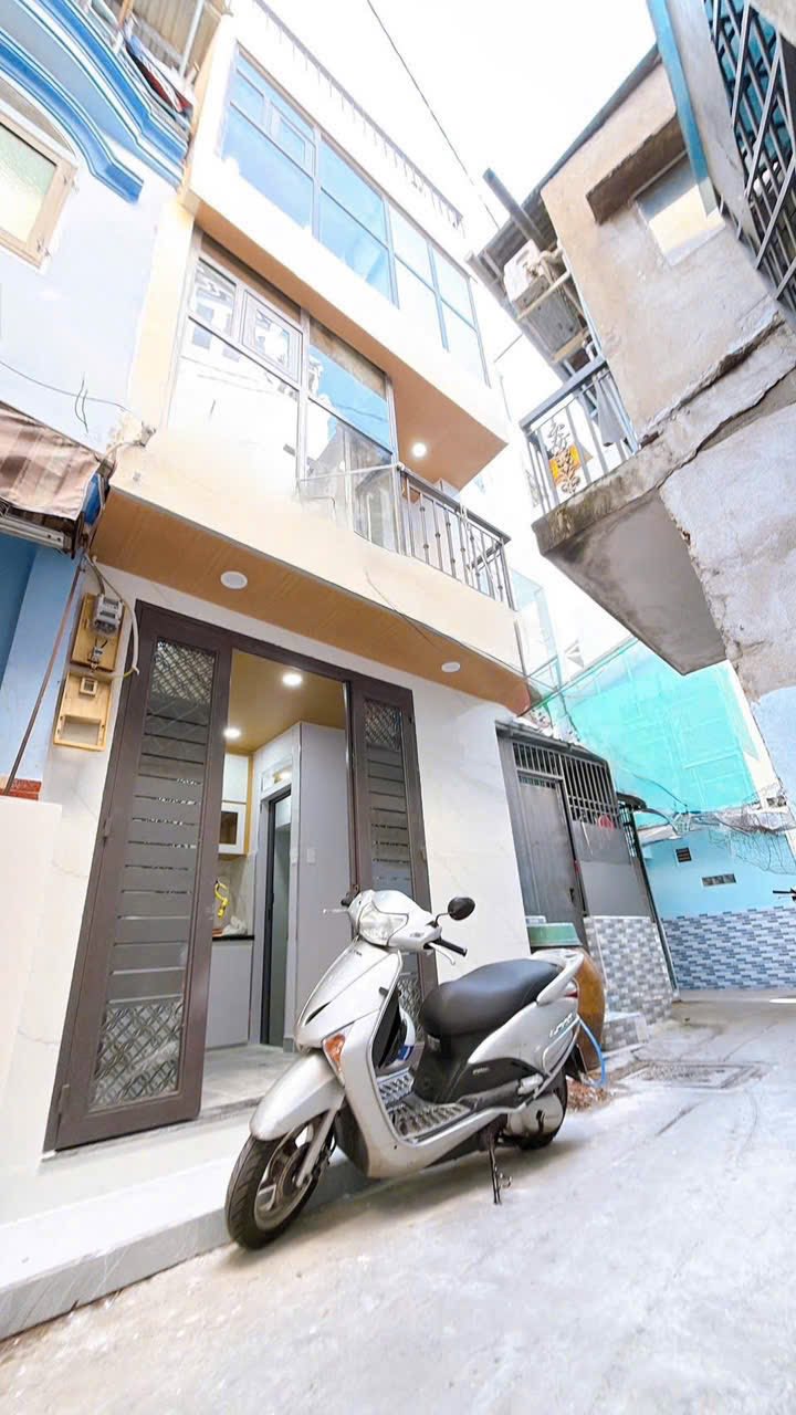 Nhà phố Đoàn Văn Bơ, Khánh Hội, Quận 4 - 42m² giá chỉ 1.99 tỷ - Sẵn sàng ở ngay!