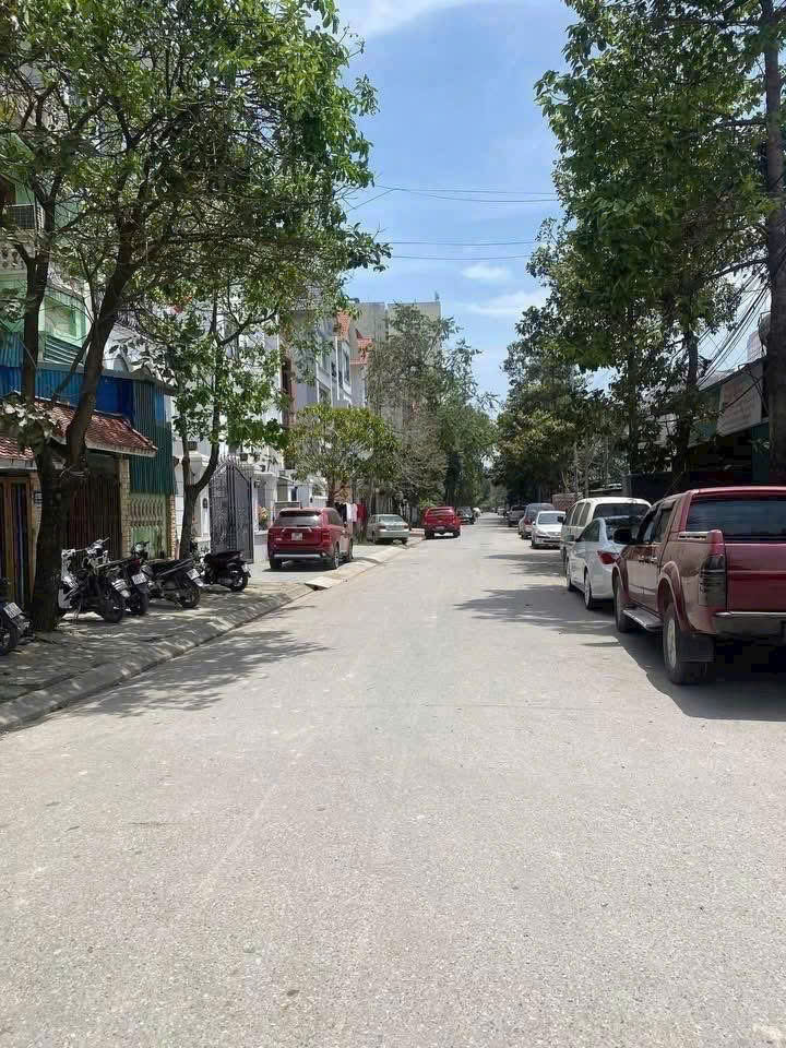 Nhà lô góc Kim Giang 55m² giá 3.25 tỷ - Ô tô vào tận nhà!