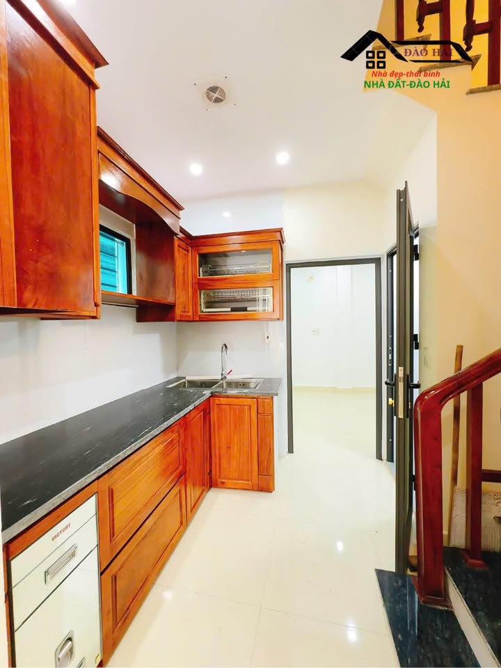 Bán nhà 2 tầng đường Trần Lãm 76m² giá 3 tỷ - Kinh doanh sầm uất!