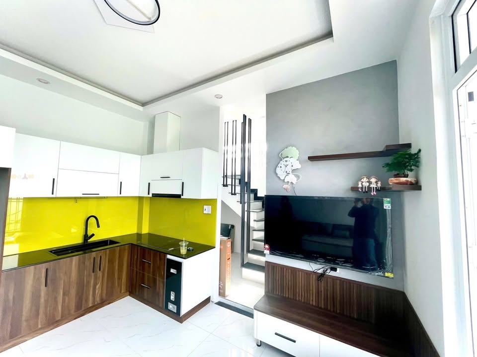 Nhà phố Đường Cao Thắng, P Lang Biang, Đà Lạt - 60m² giá 3.2 tỷ - Nhà 3 tầng, oto tận nơi!