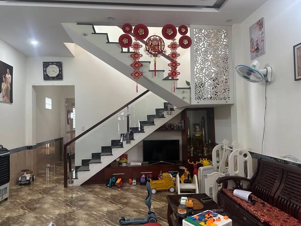 Nhà 3 tầng kiệt Núi Thành Đà Nẵng 102m² giá 7 tỷ - Không thể bỏ lỡ!