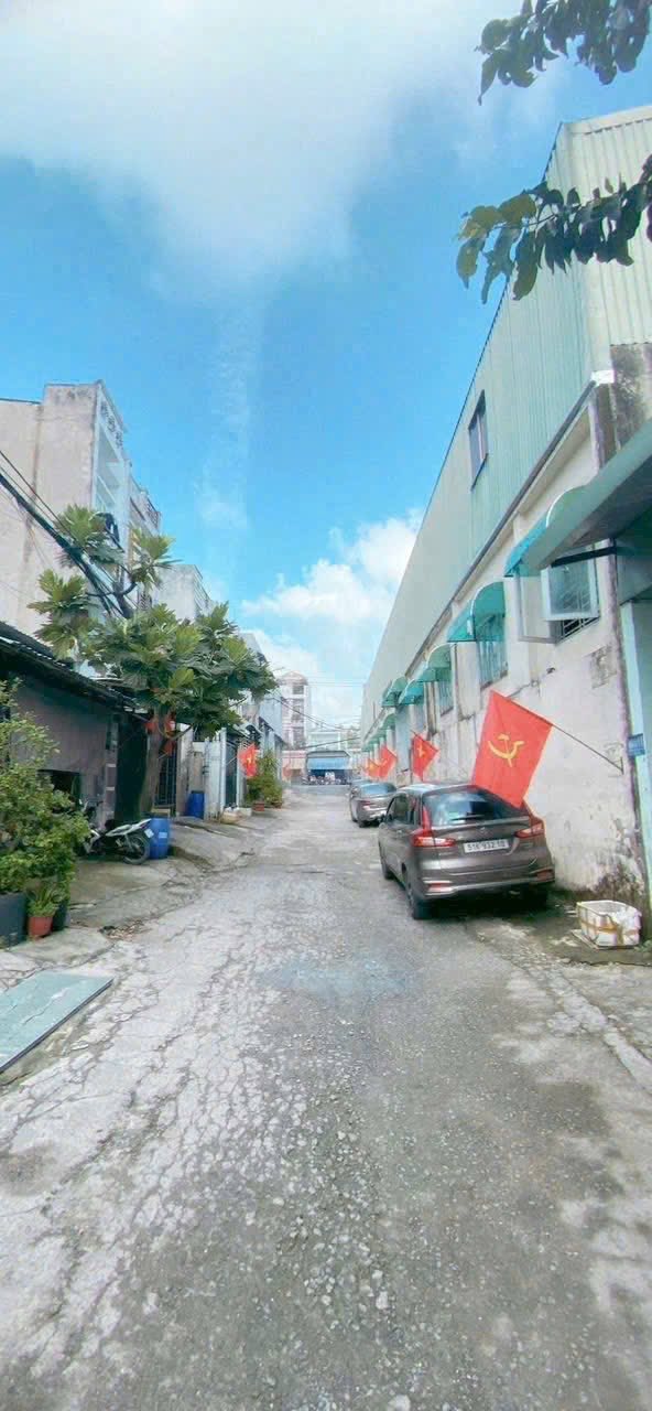 Bán xưởng 120m² đường Trần Thị Cờ, Q12 - Giá 6.35 tỷ, cho thuê 12 triệu/tháng!