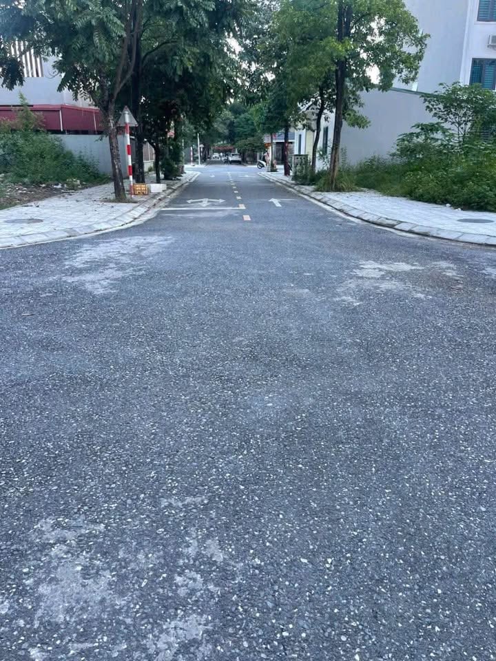 Đất nền lô góc 2 mặt tiền Đô Thị Hud Châu Sơn 145m² giá 4.06 tỷ - Cơ hội đầu tư tuyệt vời!