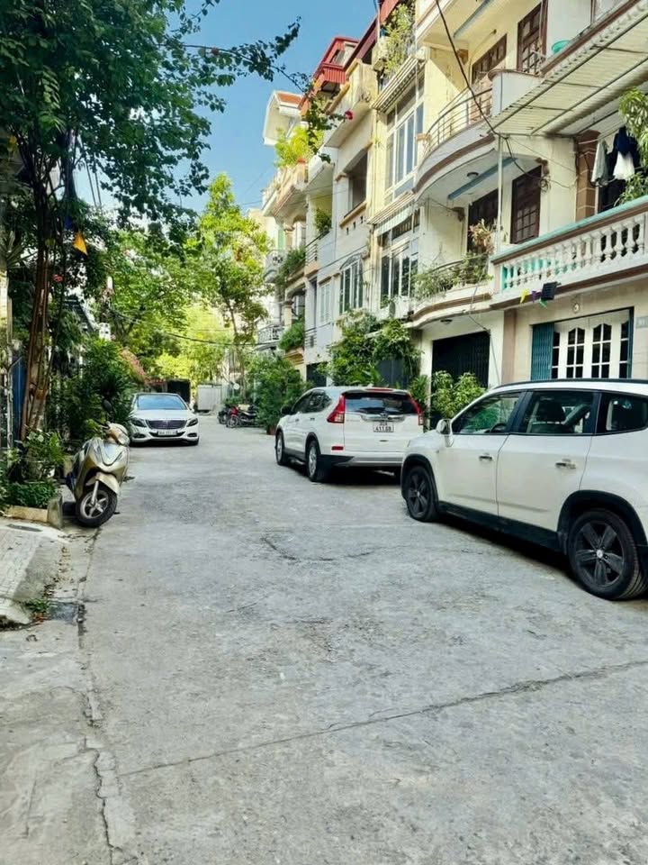 Nhà phân lô Ngọc Khánh - Ba Đình 66m² giá 18 tỷ - Đường ô tô tránh thoải mái!