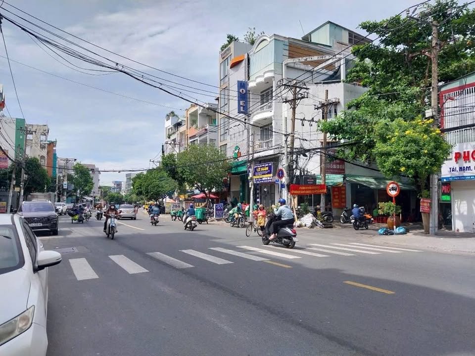 Nhà lô góc đẹp 65m² tại Chu Văn An, Bình Thạnh - Chỉ nhỉnh 4 tỷ!