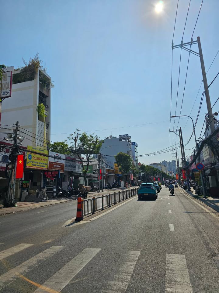 Nhà riêng quận 7, mặt tiền Nguyễn Thị Thập, 126m² giá 16 tỷ - Nhà mới đẹp, vào ở ngay!