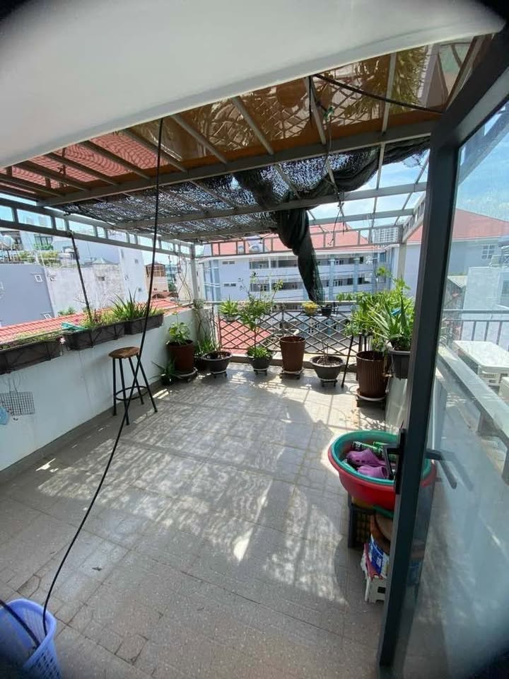 Nhà 4 tầng Phú Nhuận 21m² giá 4.35 tỷ - Sổ đỏ vuông vức, chính chủ!