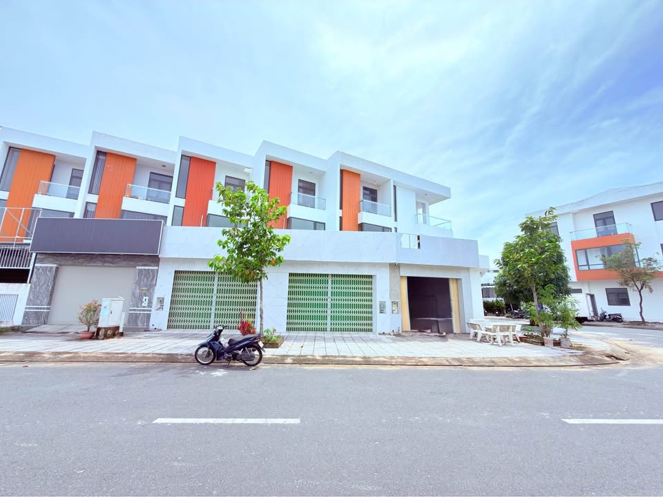 Townhouse Rạch Giá 352m² giá 11 tỷ - Đầu tư sinh lời ngay!
