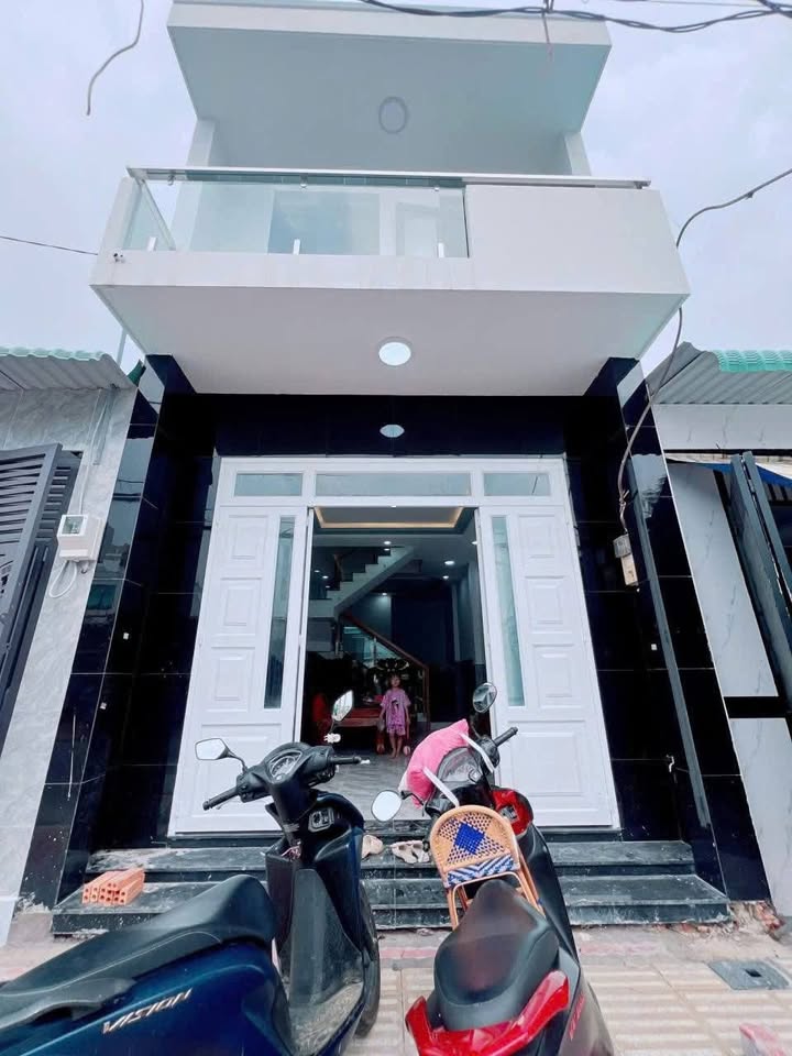 Nhà mặt tiền Lê Thị Kim, Hóc Môn 56m² giá 8 triệu - Kinh doanh sầm uất!