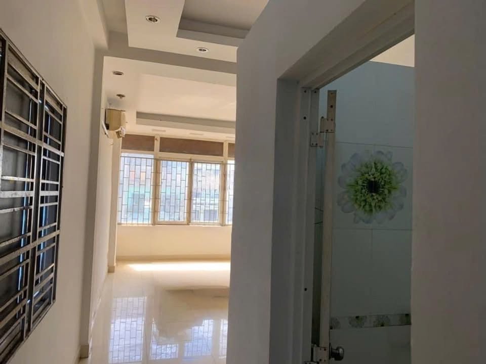 Nhà mặt tiền đường Nguyễn Đình Chiểu, Q.3, 60m² - Thuê ngay với giá 30 triệu!