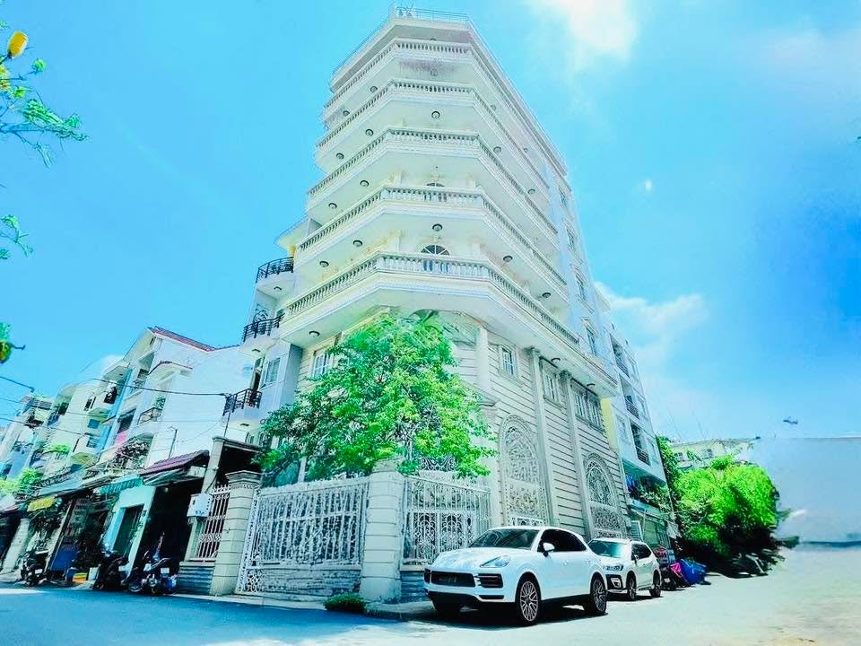 Nhà Căn Góc 2 Mặt Tiền Đường 3/2, Quận 10 - Diện tích 126m², Thích hợp Kinh Doanh!