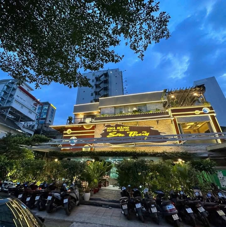 Cho thuê FrontHouse Lê Ngô Cát, Quận 3 - 21m x 25m - Phù hợp mọi ngành nghề!