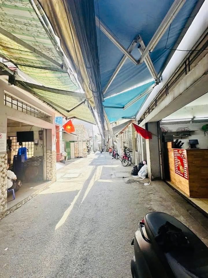 Cho thuê nhà nguyên căn Lý Chính Thắng, Q.3 - Hẻm xe hơi, tiện kinh doanh!