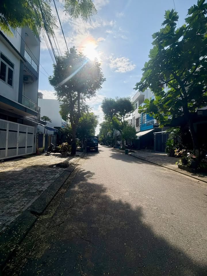 Đất tặng nhà C4 Mặt Tiền Đường 5m5 Sơn Trà 75m² giá 6.5 tỷ - Cơ hội đầu tư tuyệt vời!