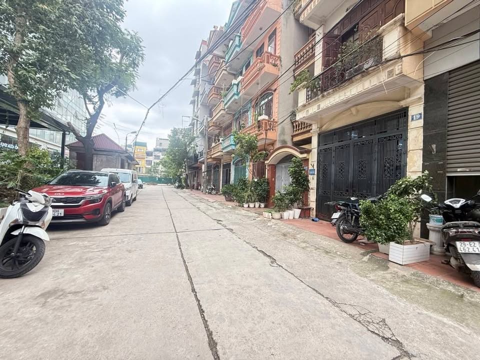 Nhà đẹp Từ Liêm 50m² giá 13.6 tỷ - Ô tô vào tận nhà!