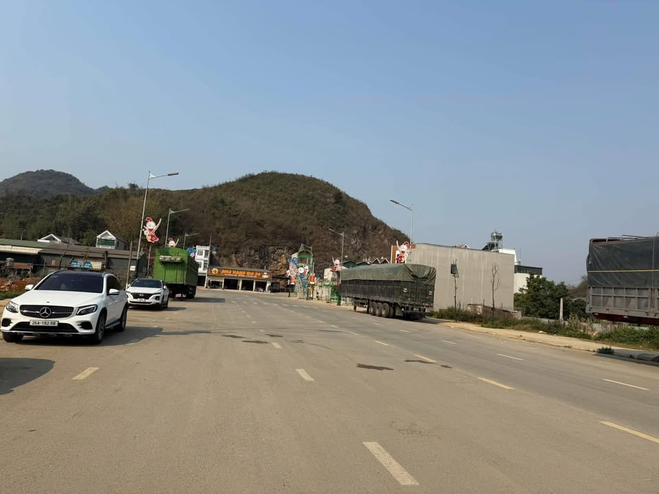 Đất thổ cư mặt đường 31m tại Thảo Nguyên, Mộc Châu - Giá chỉ 2.3 tỷ!