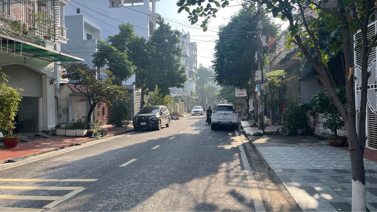 FrontHouse 180m² Đào Nhuận, Hải Phòng giá 19.35 tỷ - Cấp phép 7 tầng hấp dẫn!