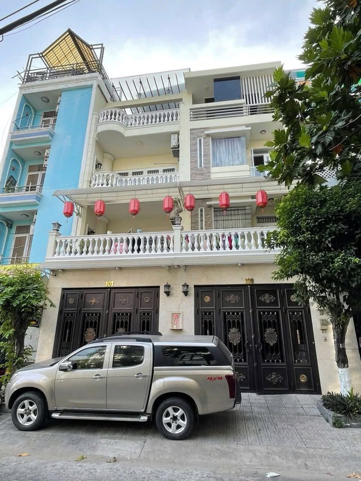 Nhà mặt tiền đường 30, KDC Tên Lửa 180m² giá 27 tỷ - Cơ hội vàng cho nhà đầu tư!