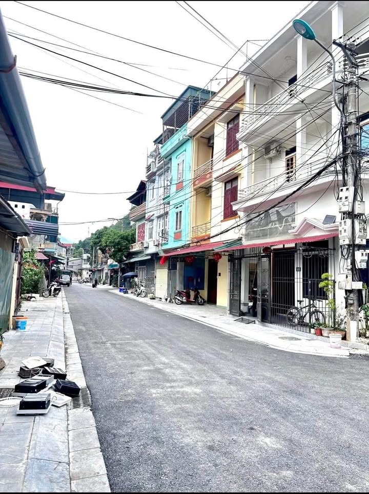 Nhà riêng Trần Phú, Hà Giang 98m² giá 1 tỷ - Khu dân cư đông đúc!