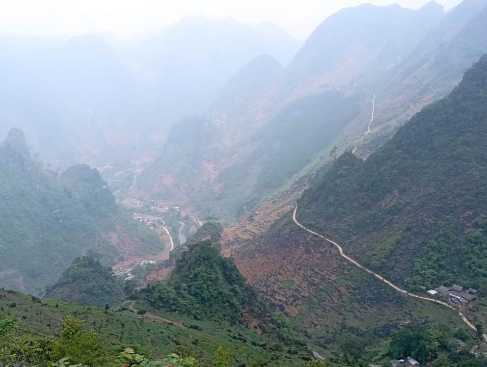 Đất nền Dốc Cán Tỷ 880m² giá thỏa thuận - Cơ hội đầu tư du lịch hấp dẫn!