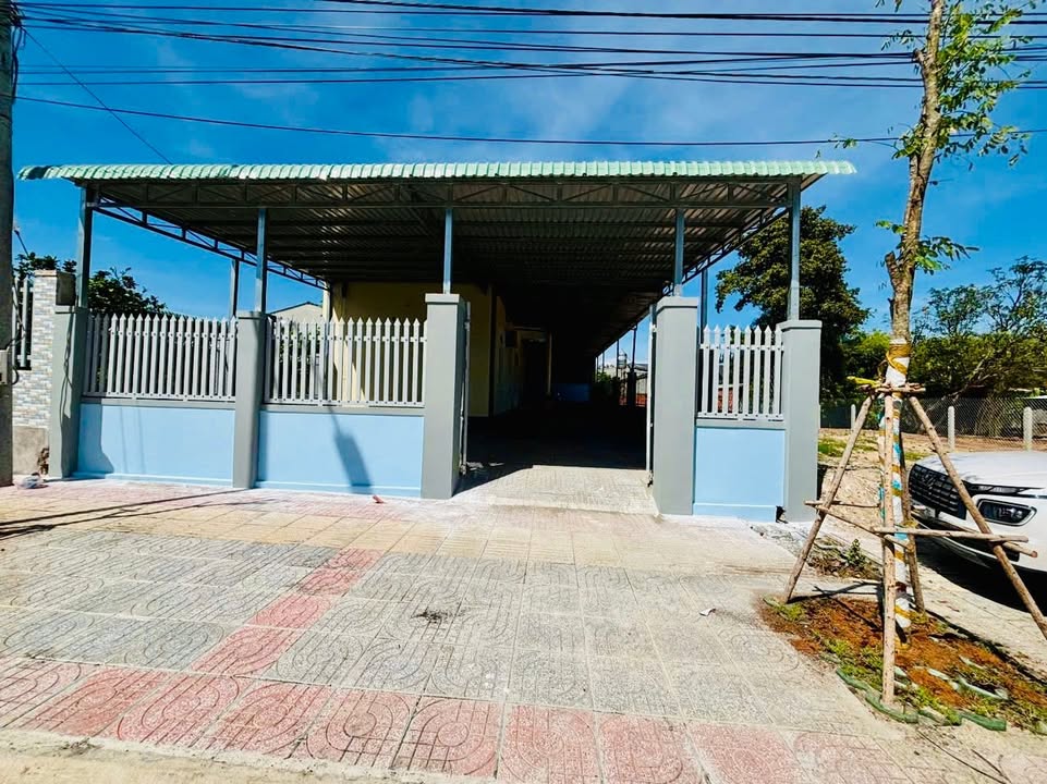 Nhà phố Châu Pha 257m² giá 3.95 tỷ - Gần trường học, tiện ích đầy đủ!