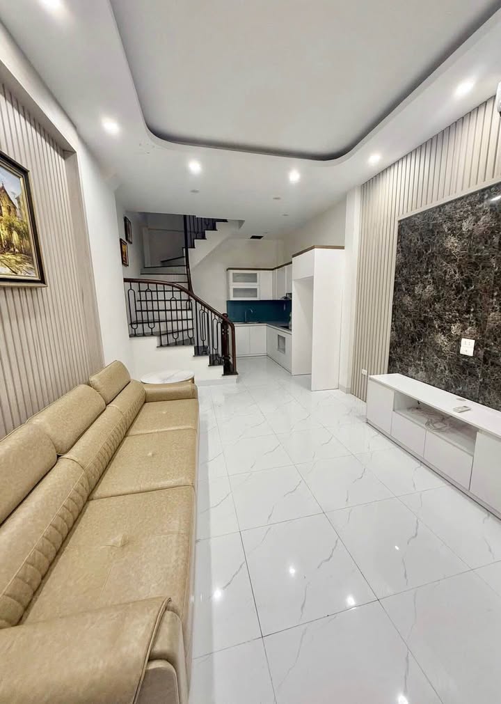 Nhà gần Học viện Tài chính quận Bắc Từ Liêm 35m² giá 8 tỷ - Sổ đỏ chính chủ, không quy hoạch!