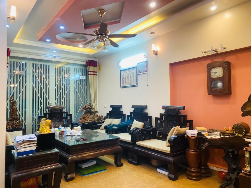 Nhà 3 tầng Thịnh Lang Hòa Bình 70m² giá 5 tỷ - Công năng hoàn hảo!