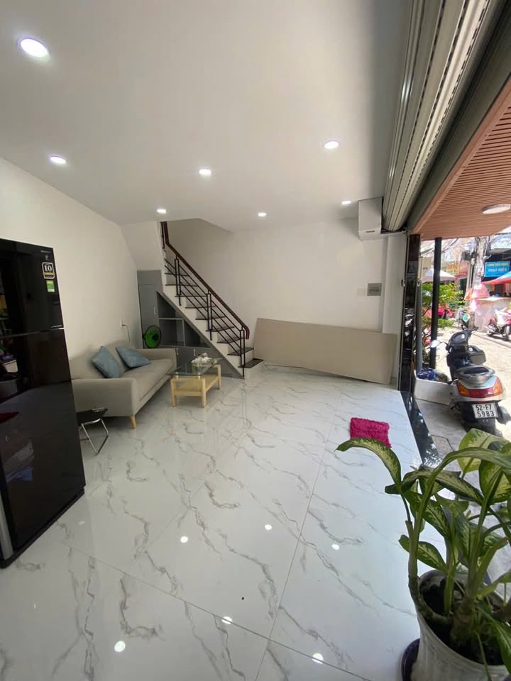 Nhà cho thuê đường Sơn Hưng, phường 11, Tân Bình 28m² giá 12 triệu - Nhà mới sạch sẽ, tiện nghi!