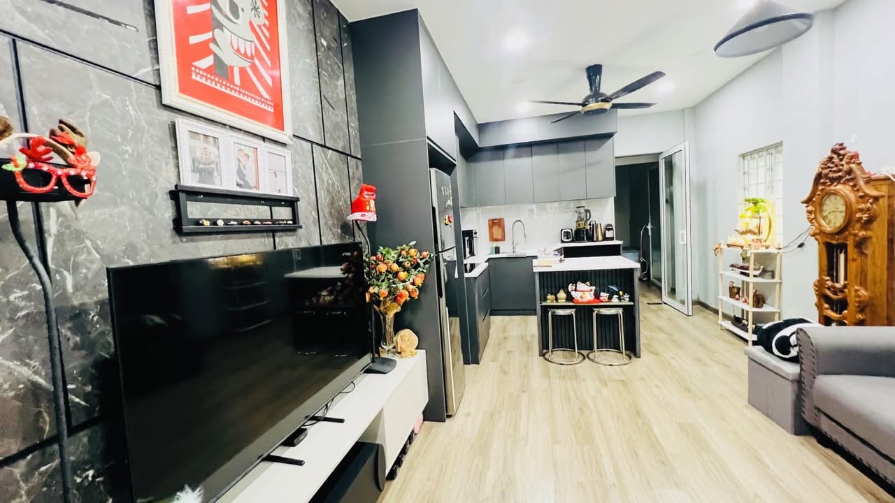 Nhà phố Nguyễn Đổng Chi 49m² giá 9.5 tỷ - Nhà vuông vắn, ngõ thoáng mát!