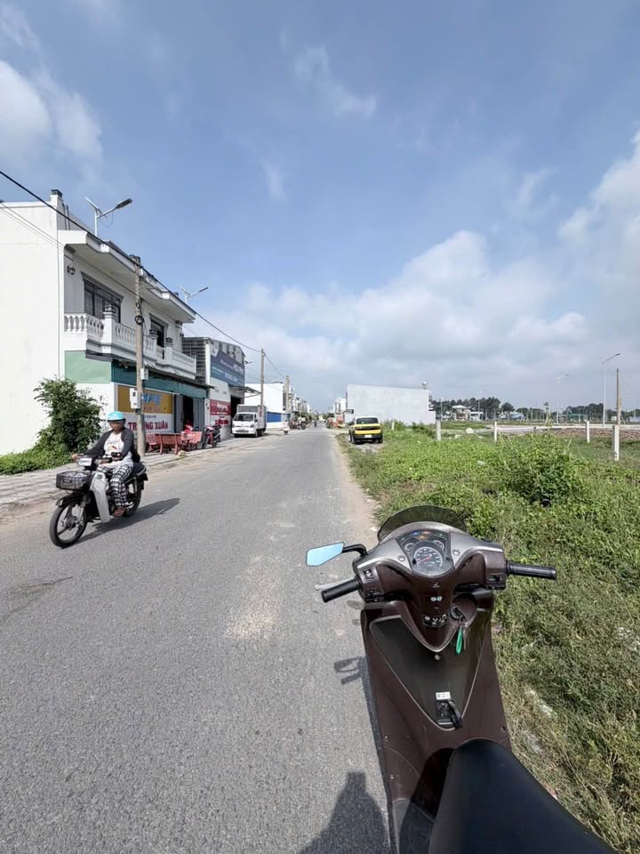 Đất nền biệt thự mặt tiền đường 7A, Vĩnh Long - Diện tích 200m², giá chỉ 2.75 tỷ!