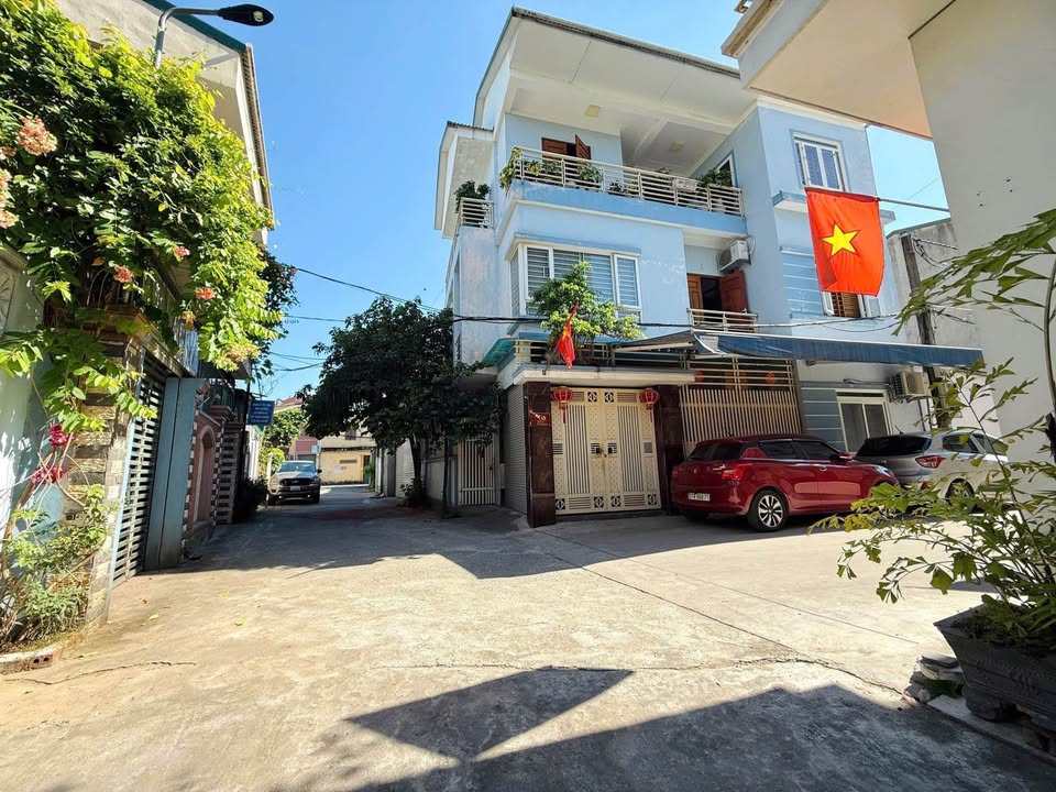 Nhà 2 tầng Hưng Bình 150m² giá 5.2 tỷ - Vị trí trung tâm, an ninh tốt!