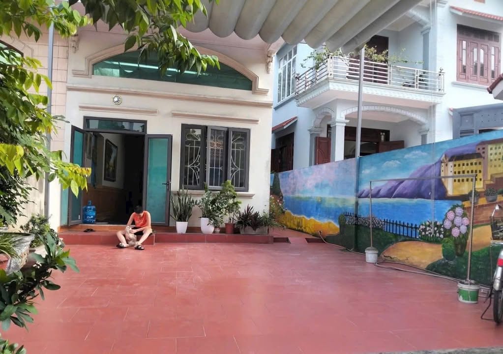 Nhà 2 tầng Cẩm Thạch 157m² giá 2 tỷ - Để lại nội thất đầy đủ!