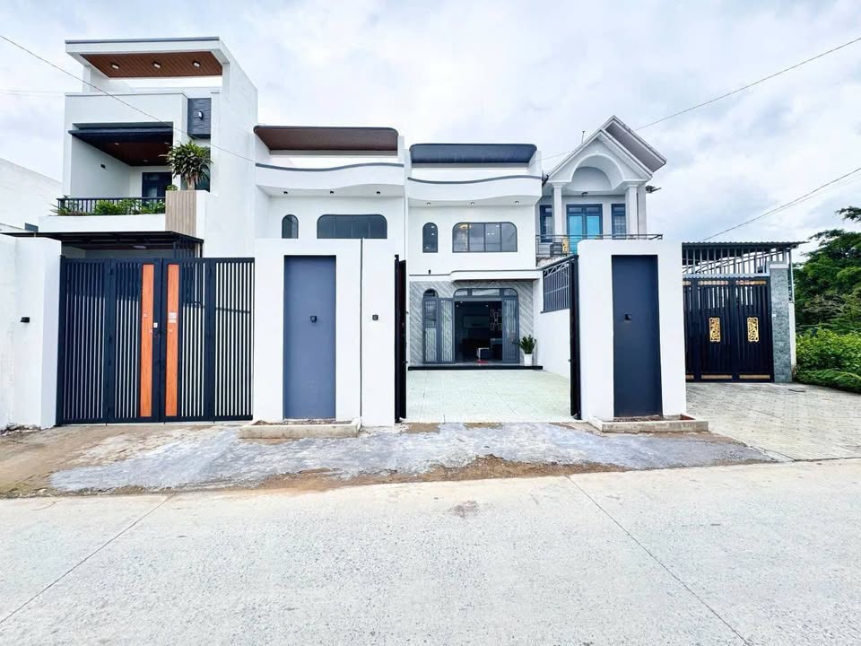 Nhà xây mới 115m² tại xã Mỹ Hạnh, Đức Hòa chỉ 2.6 tỷ - Tiện ích đầy đủ!