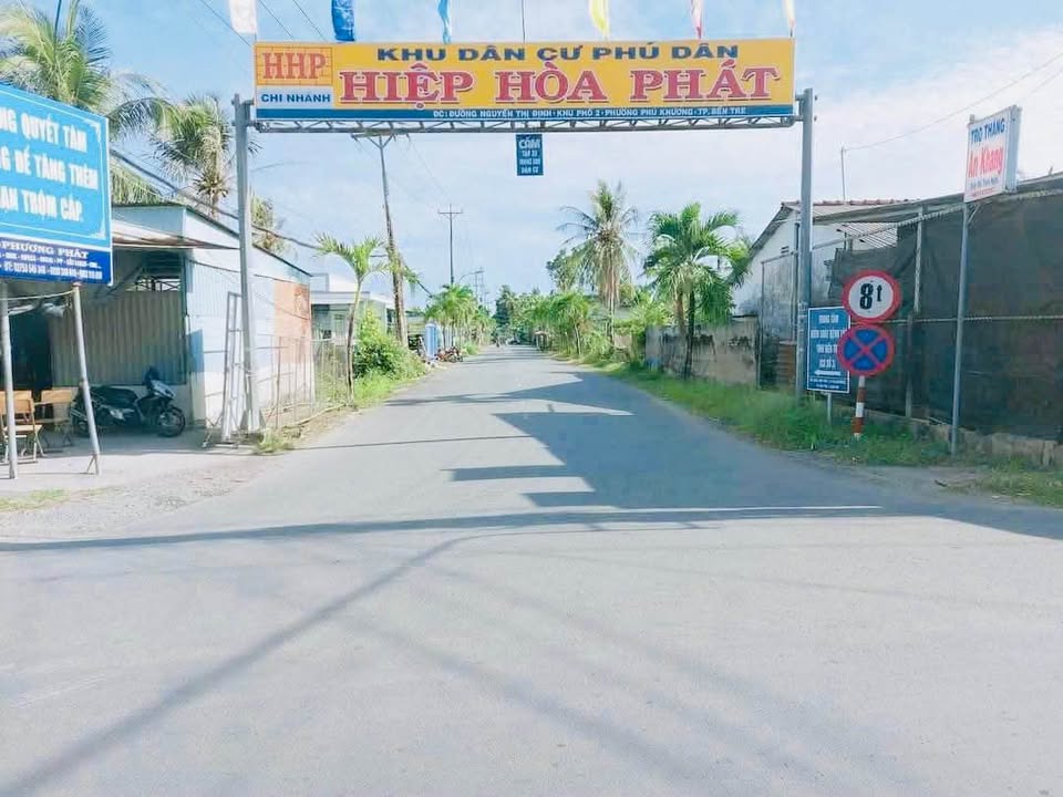 Nhà phố KDC Hiệp Hòa Phát, Bến Tre 113m² giá 2.5 tỷ - Sổ đỏ chính chủ, tặng nội thất!