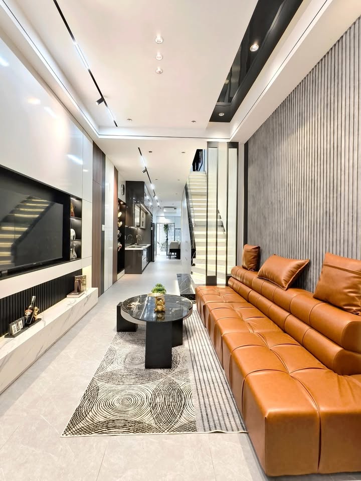 Nhà đẹp 3 tầng tại Trưng Nữ Vương, Hải Châu - Thiết kế hiện đại, giá thỏa thuận!