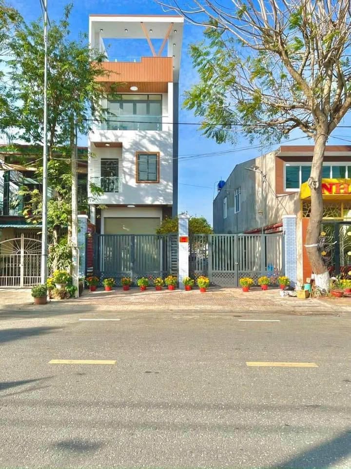 Nhà 1 lững, 2 lầu tại Trần Thị Nhượng, TP Cao Lãnh 144m² giá 7 tỷ - Vị trí đắc địa, đầu tư sinh lời!