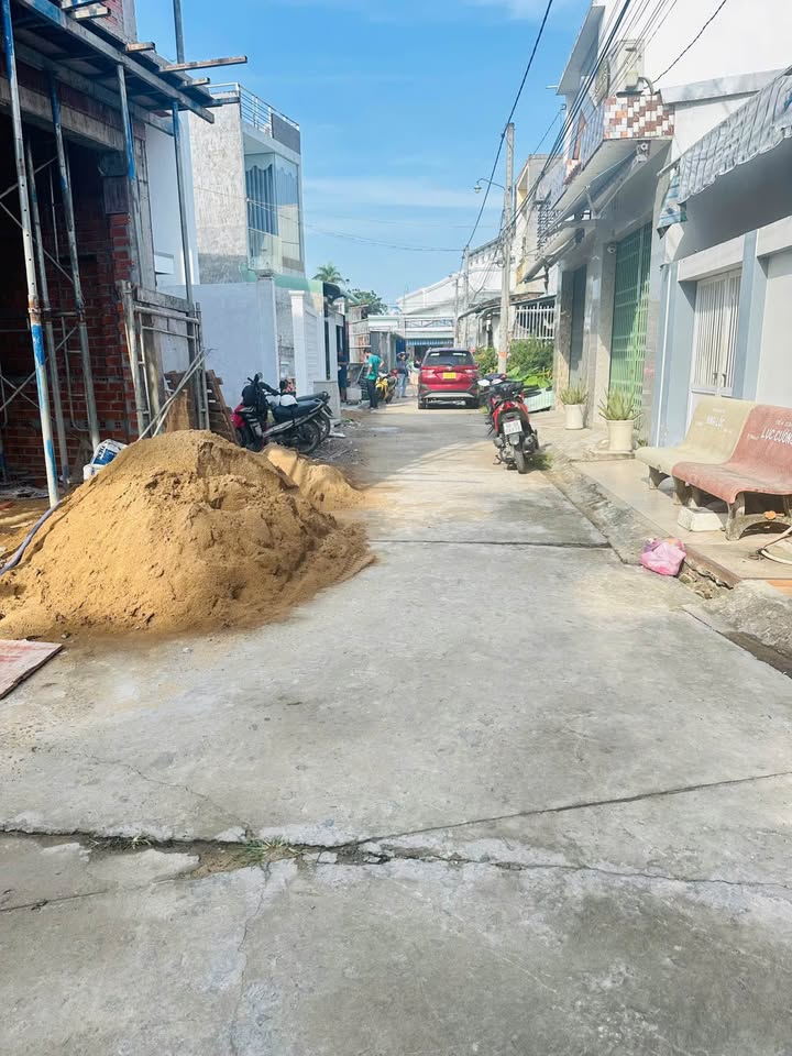 Nhà mới 100% tại Phường Sa Đéc 70m² giá 2.4 tỷ - Khu dân trí cao!