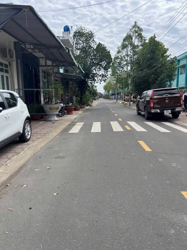 Nhà mới bán tại đường Trần Văn Phụng, Mỹ Trà, 76.5m² giá 2.05 tỷ - An ninh tốt, gần chợ!