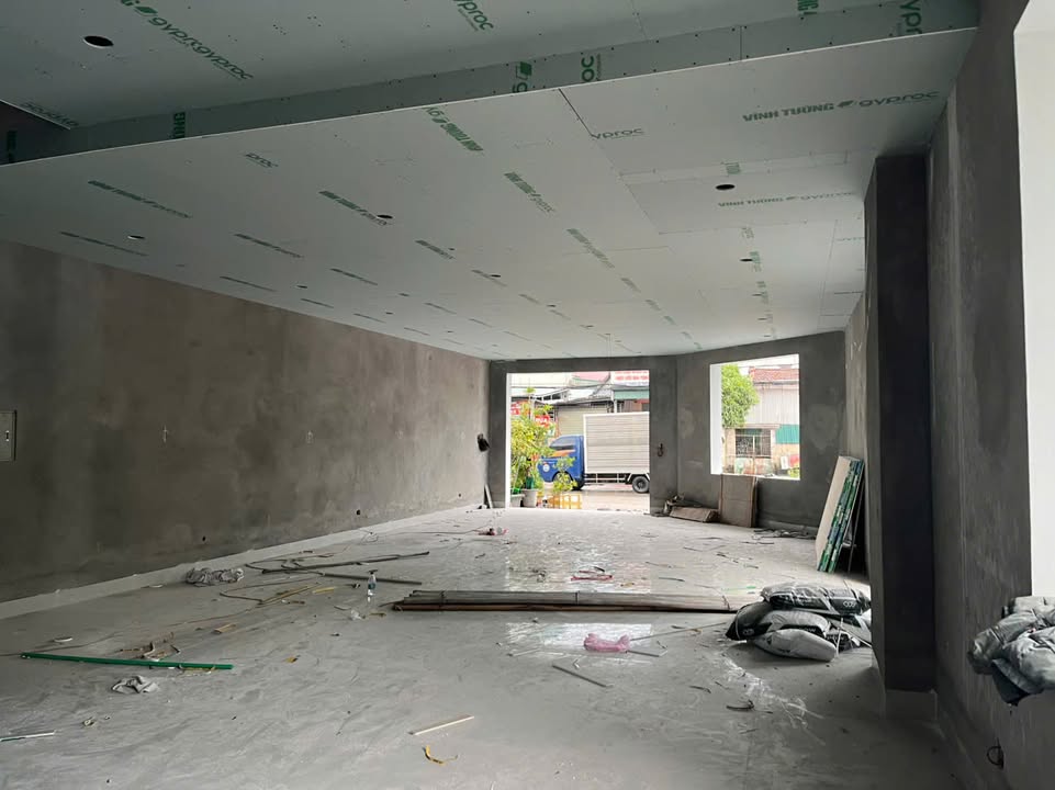 Cho thuê mặt bằng tầng 1 lô góc 105m² giá 7 triệu - Vị trí đắc địa tại Hạ Long!