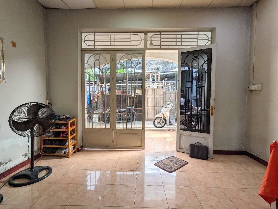 Nhà cấp 4 Bình Trưng Đông, Quận 2, 92m² giá chỉ 4 tỷ - Sẵn sàng xem ngay!