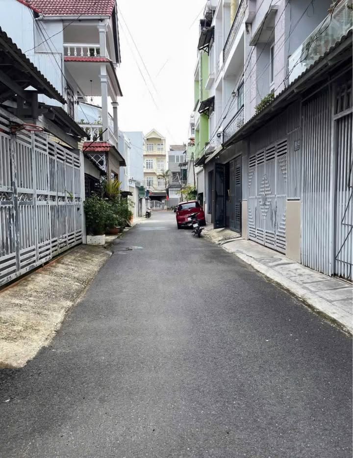 Đất nền Đà Lạt 61m² giá 5.4 tỷ - Sổ đỏ chính chủ, vị trí đẹp!