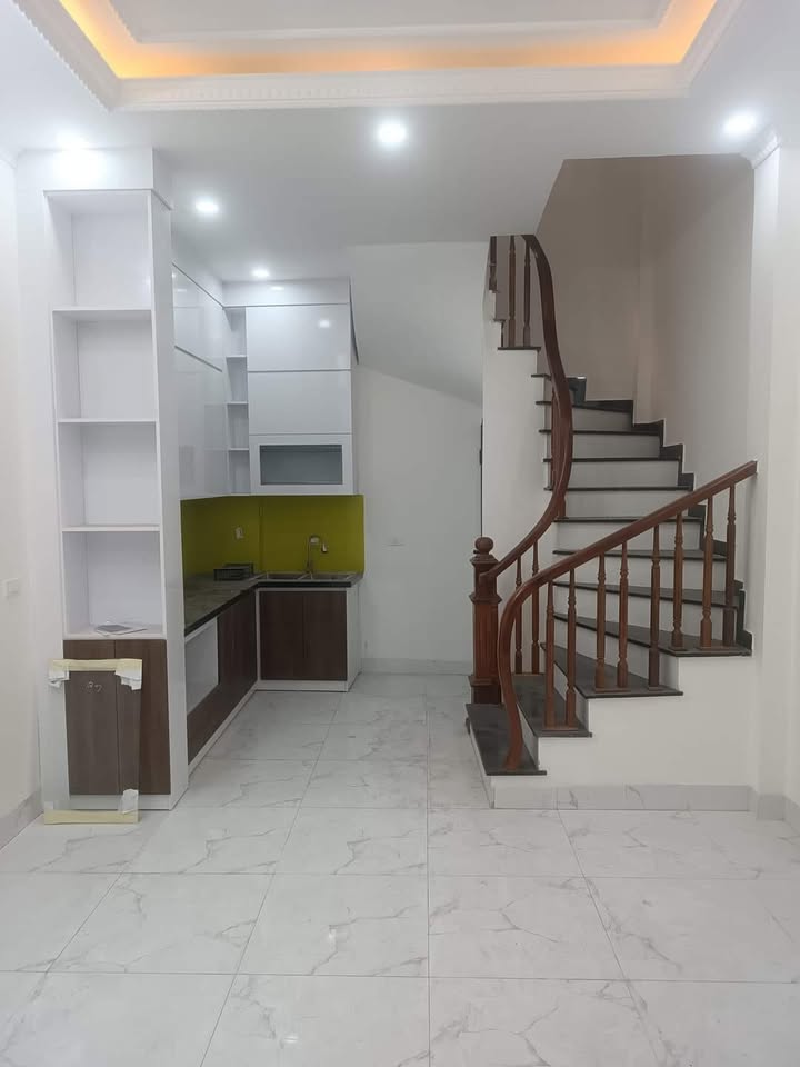 Nhà phố Khâm Thiên 31m², 5 tầng giá 3.9 tỷ - Gần chợ, giao thông thuận tiện!