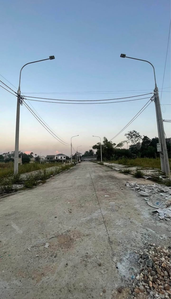 Nhà gác lửng xây mới Tuyên Quang 40m² giá 1.9 tỷ - Vị trí đắc địa gần chợ Kim Phú!