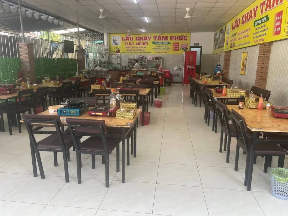 Mặt bằng cho thuê đường Lê Văn Việt, Thủ Đức 136m² - Vị trí đắc địa gần trường đại học!