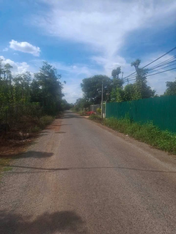 Đất nông nghiệp mặt tiền 2 mặt đường 1.056m² giá 1.5 tỷ - Cơ hội đầu tư tuyệt vời!