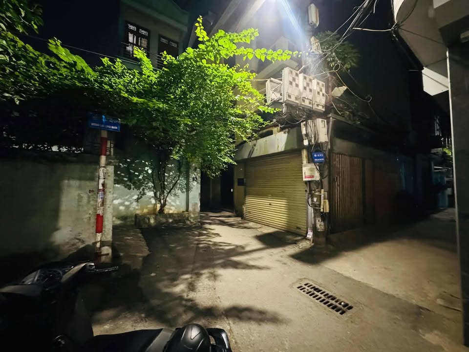 Nhà phố Lạc Long Quân, Tây Hồ 76m² giá 20.5 tỷ - Ô tô vào tận nhà, an ninh tốt!